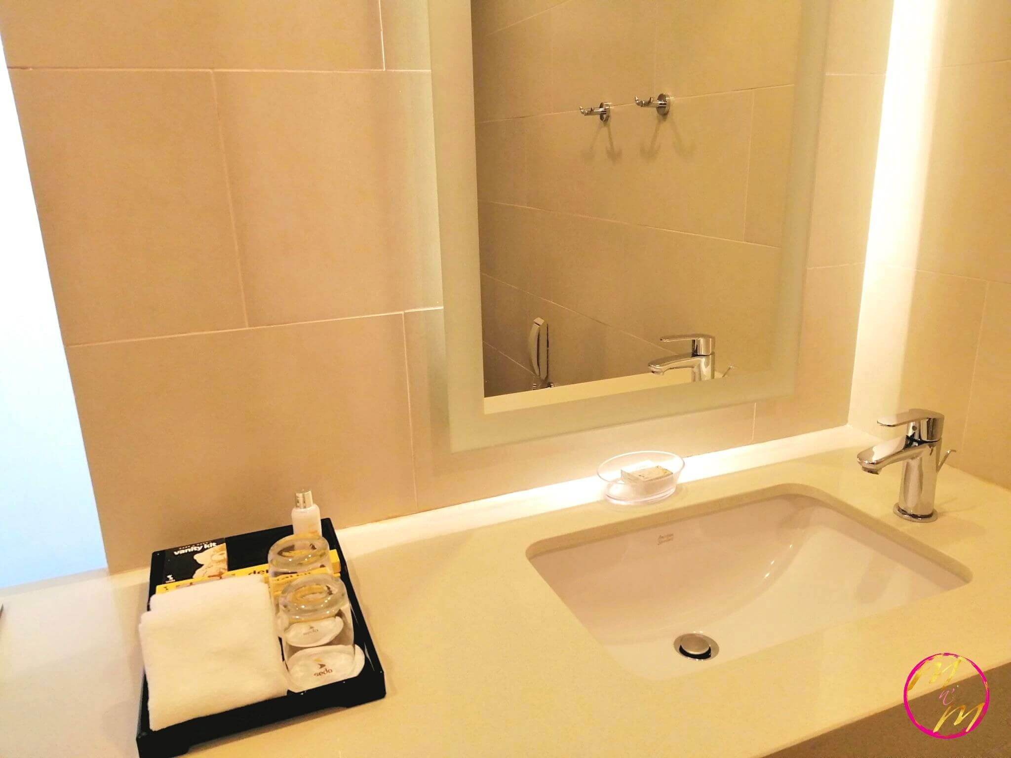 Seda Vertis North Deluxe room bathroom